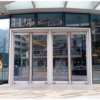 balanced door_The Quayside